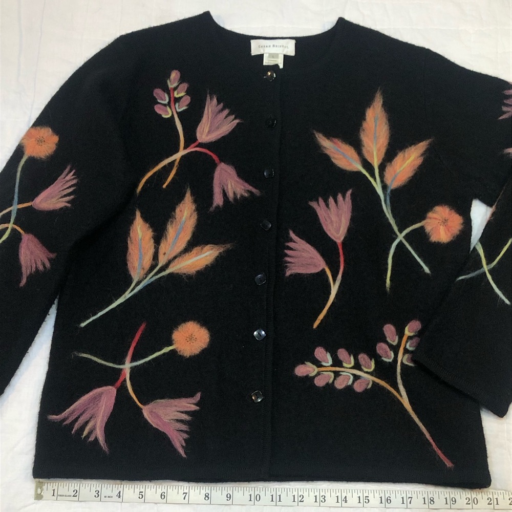 Susan Bristol 100% Wool Beautiful Floral Cardigan